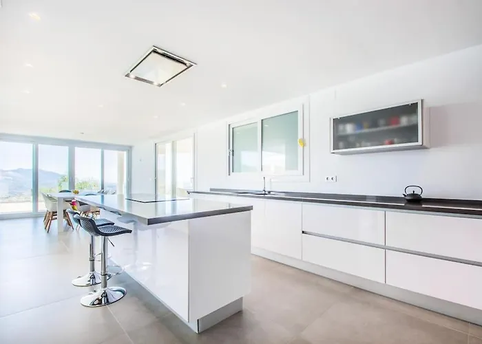 Вилла New Modern Elviria, Mairena Pool Bbq&views