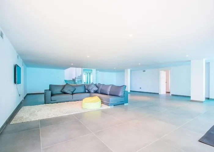 New Modern Elviria, Mairena Pool Bbq&views Вилла *