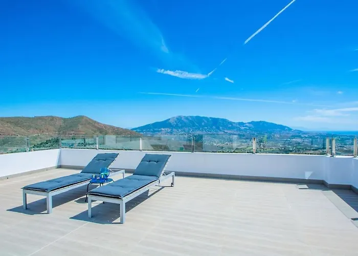 New Modern Elviria, Mairena Pool Bbq&views *