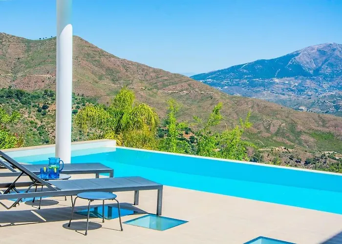 New Modern Elviria, Mairena Pool Bbq&views *