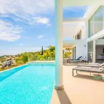New Modern Elviria, Mairena Pool Bbq&views فيلة
