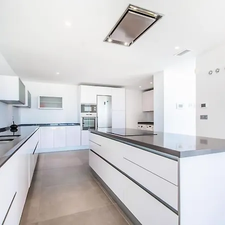 New Modern Elviria, Mairena Pool Bbq&views Villa