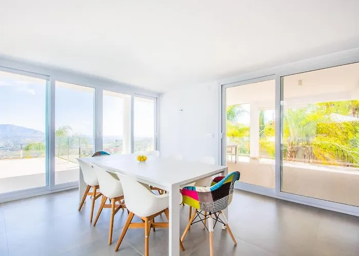 빌라 New Modern Elviria, Mairena Pool Bbq&views 마르베야