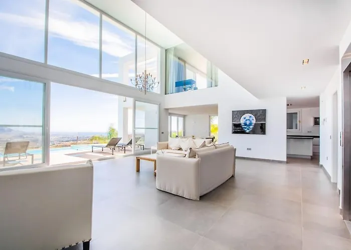 New Modern Elviria, Mairena Pool Bbq&views
