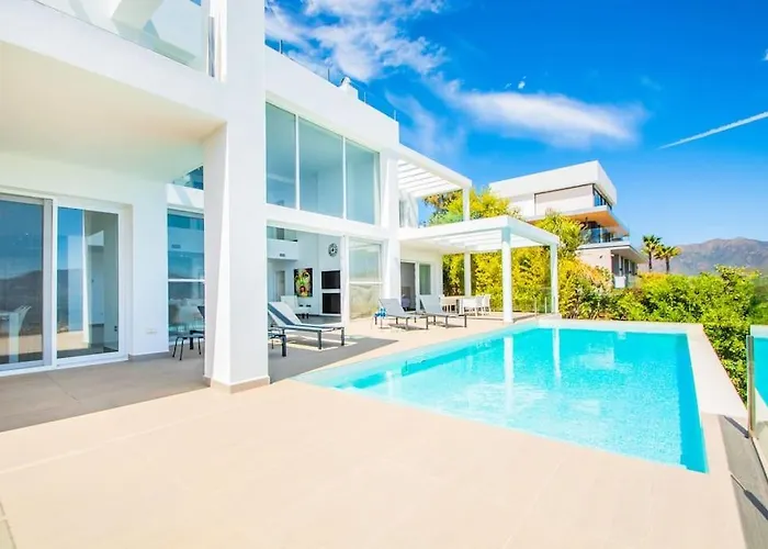 New Modern Elviria, Mairena Pool Bbq&views 빌라 마르베야