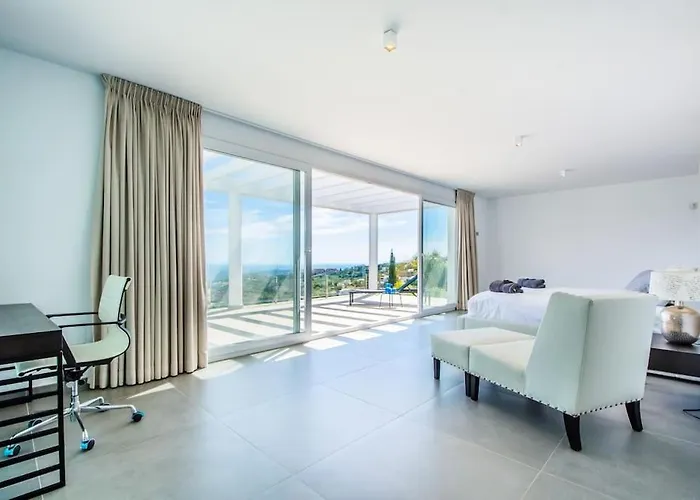 빌라 New Modern Elviria, Mairena Pool Bbq&views