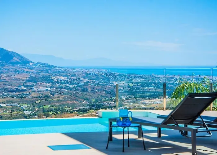 New Modern Elviria, Mairena Pool Bbq&views 빌라 마르베야