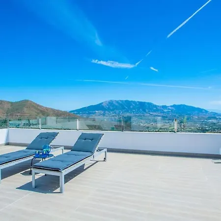 New Modern Elviria, Mairena Pool Bbq&views *