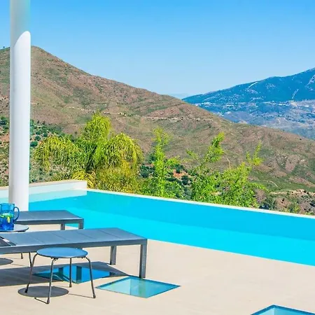 New Modern Elviria, Mairena Pool Bbq&views *