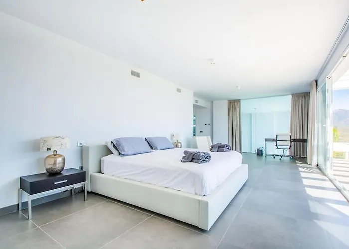 New Modern Elviria, Mairena Pool Bbq&views Vila